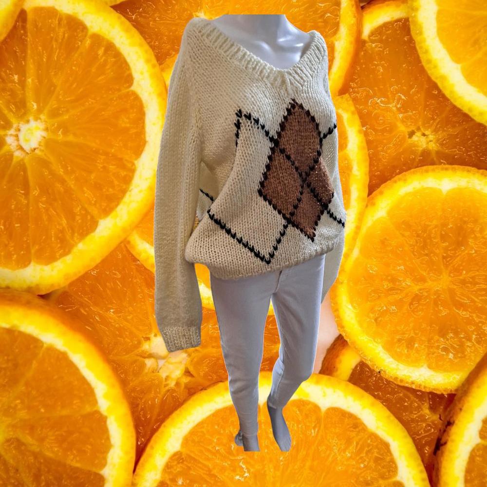 VTG McGregor Cream V Neck Scoop Neck Sweater With Black Brown‎ Diamonds